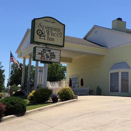 Spinning Wheel Inn Branson Exterior photo